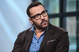 Jeremy Piven’s Off-Screen Persona: Insights into His Life Beyond the Camera post thumbnail image