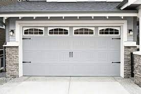 Step-by-Step Guide to DIY Garage Door Repair in Calgary post thumbnail image